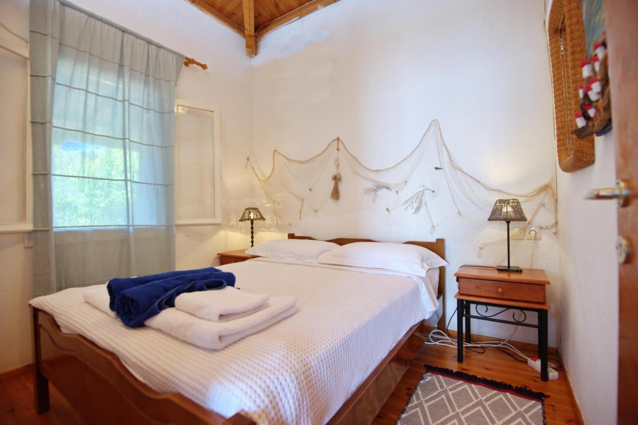 Seahorse cottage Mourtero Esterno foto